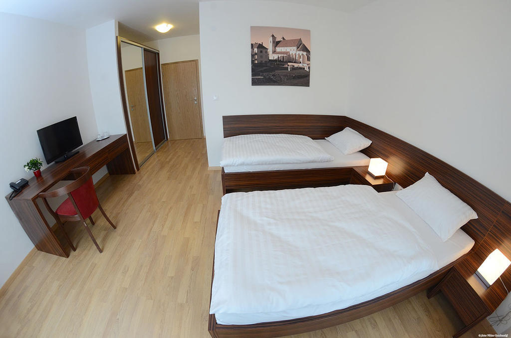 Hotel Belier Prešov Zimmer foto